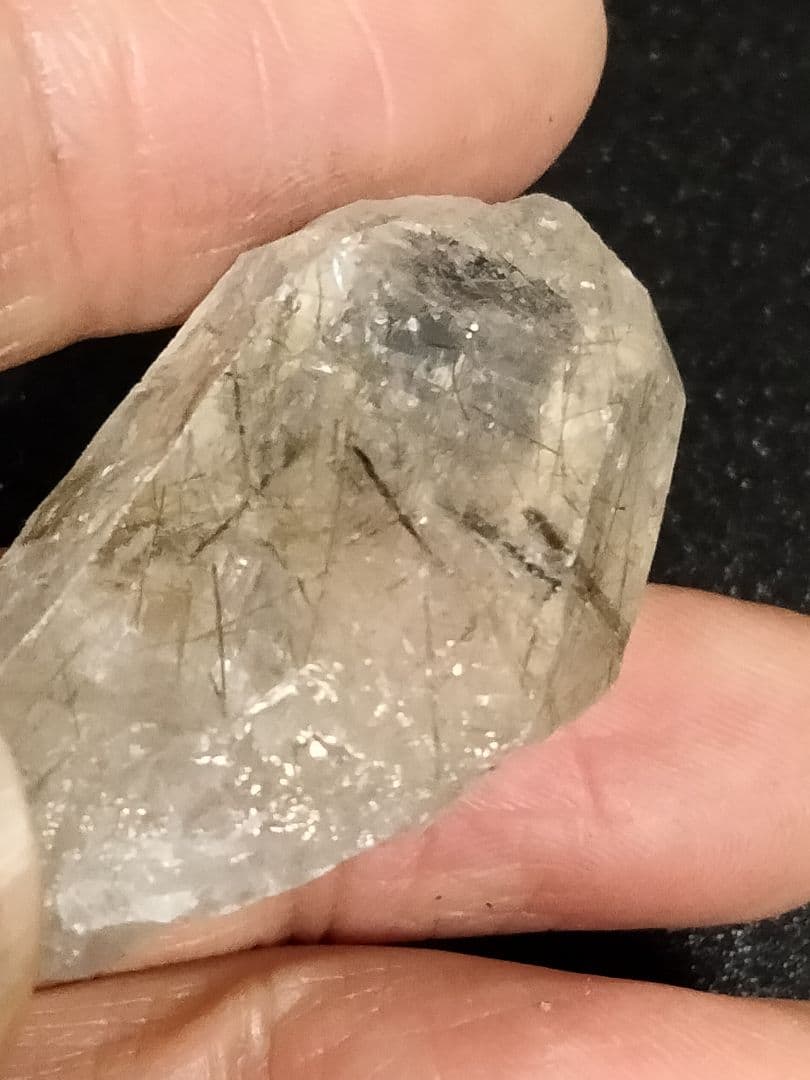 国産鉱物　山梨県　塩山竹森山　天然水晶　　トルマリン入り水晶　早い者勝ち　番号8