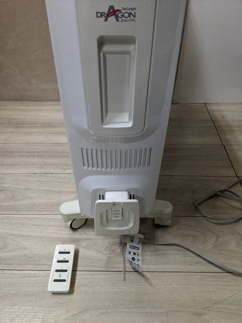 DeLonghi デロンギ ドラゴンデジタル TDD0915W オイルヒーター