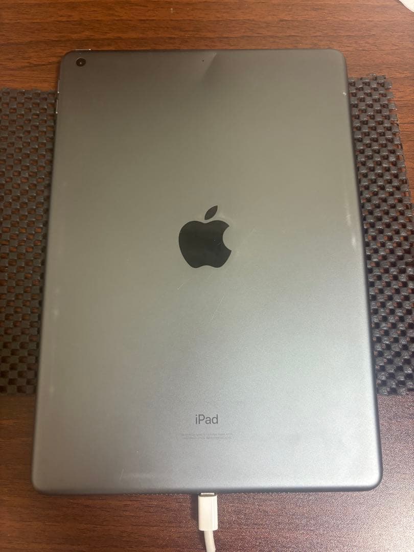 iPad 本体 スペースグレイ 第8世代 32GB SIMフリー