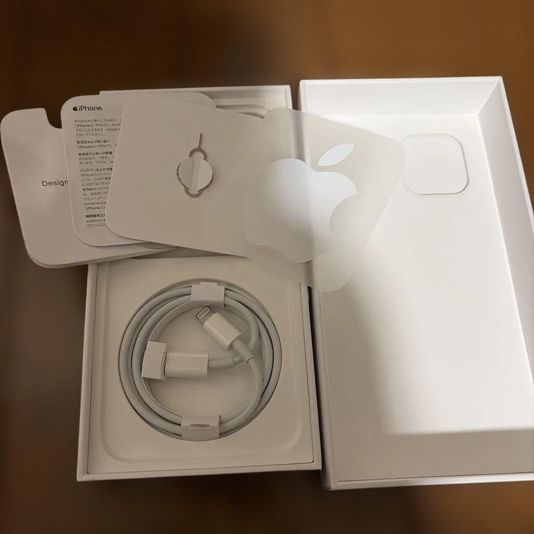 【美品】iPhone 12 256GBホワイト 本体【新品ガラスフィルム付】