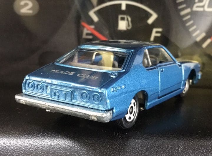 トミカ TRADE CLUB スカイライン ジャパン スヌーピー クリスマス