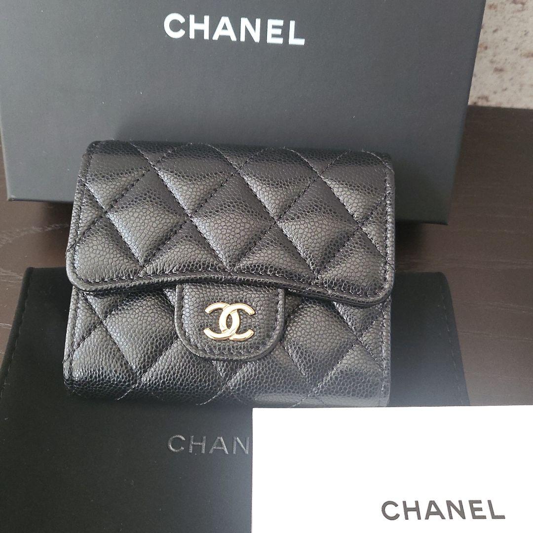 ちよ☆様　シャネル マトラッセ 三つ折り AP0229B キャビアスキン