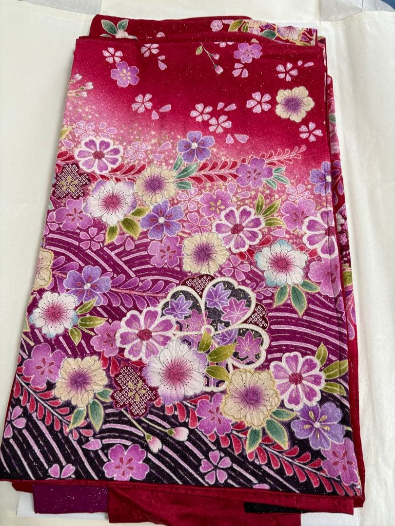 赤 花柄 振袖 着物　辻が花