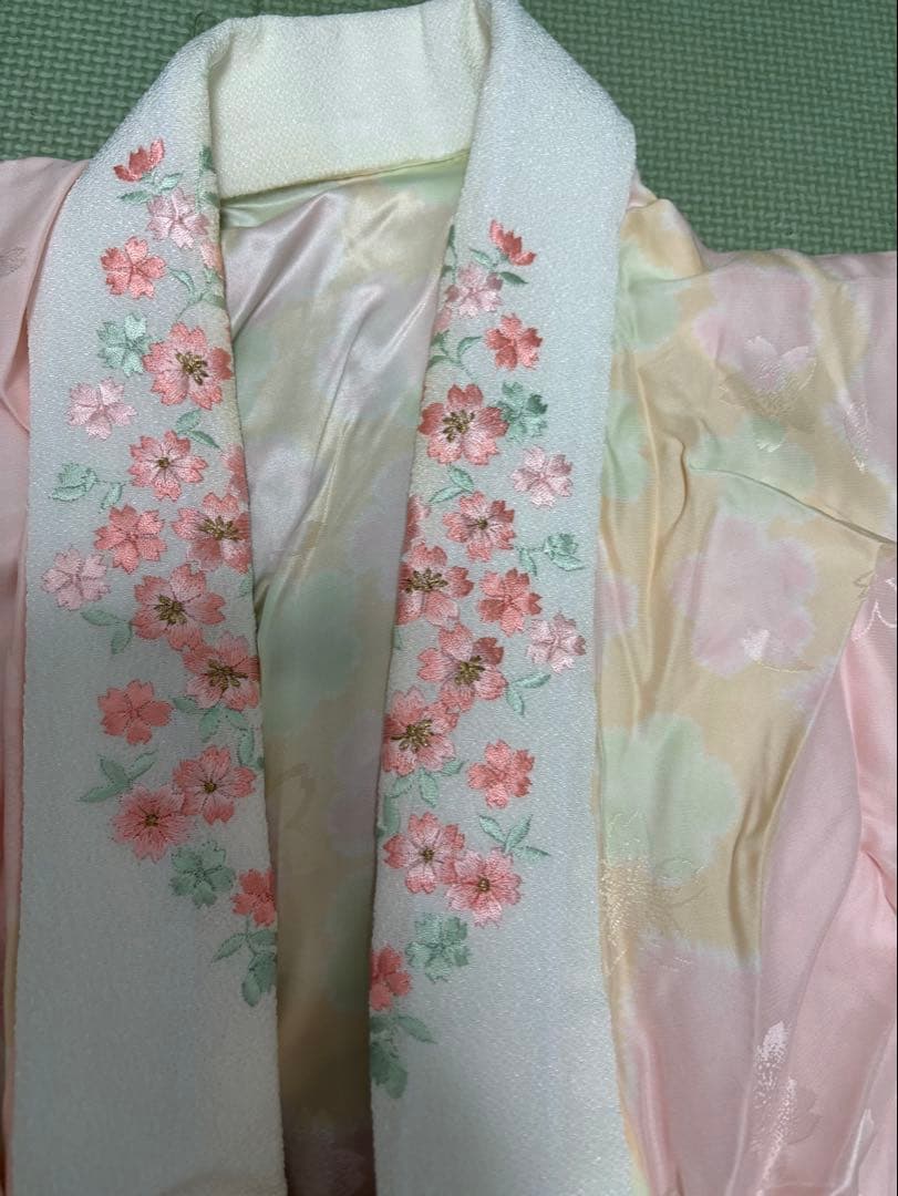 赤 花柄 振袖 着物　辻が花