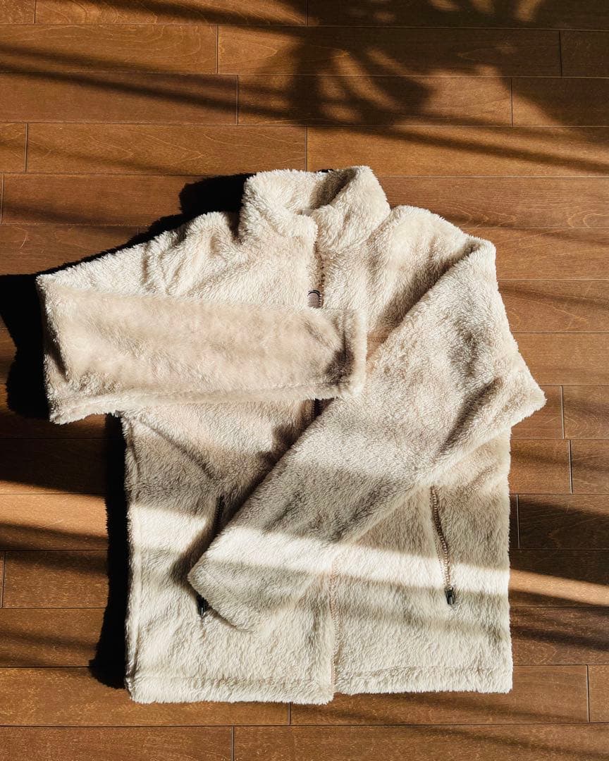 FIRA／フィラ　ボアフリース　BTS JIN・テテ着用　長袖　アイボリー色