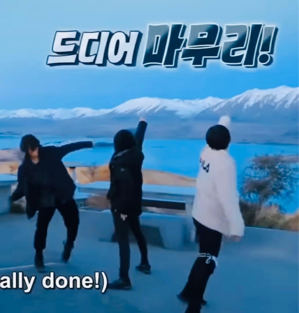 FIRA／フィラ　ボアフリース　BTS JIN・テテ着用　長袖　アイボリー色