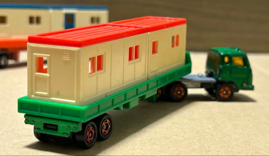 ロングトミカ いすゞ V12 ハウストレーラー 緑ヘッド