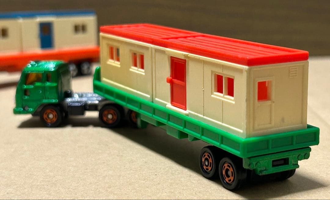 ロングトミカ いすゞ V12 ハウストレーラー 緑ヘッド