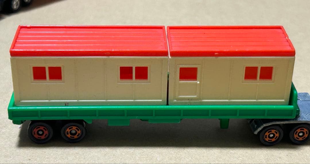 ロングトミカ いすゞ V12 ハウストレーラー 緑ヘッド