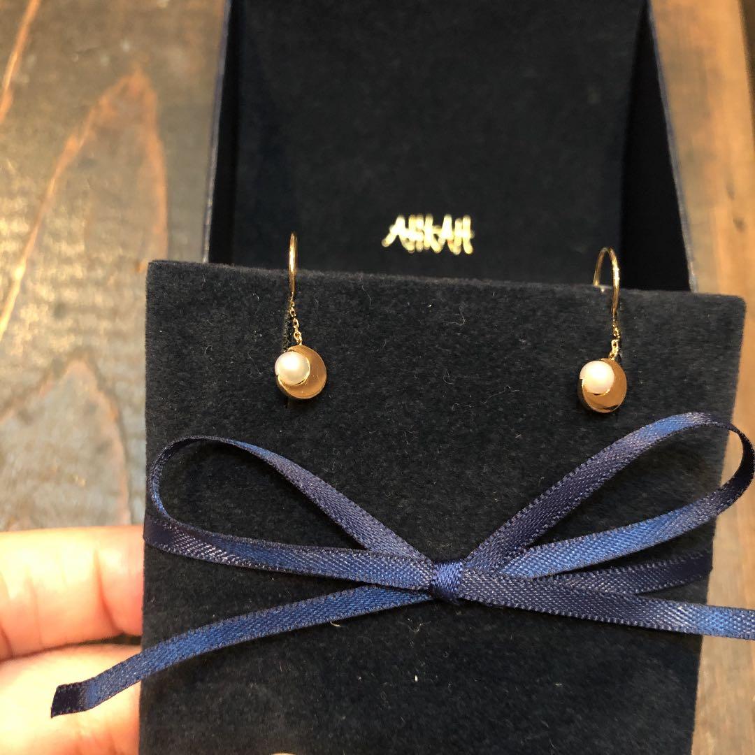 新品未使用AHKAH ピアス　クレセントパールピアス