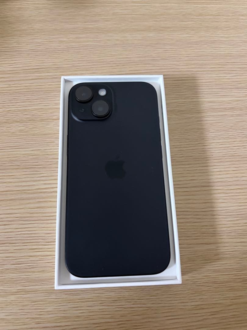 【美品、フィルム、ケース付き】iPhone 15 128GB ブラック　本体