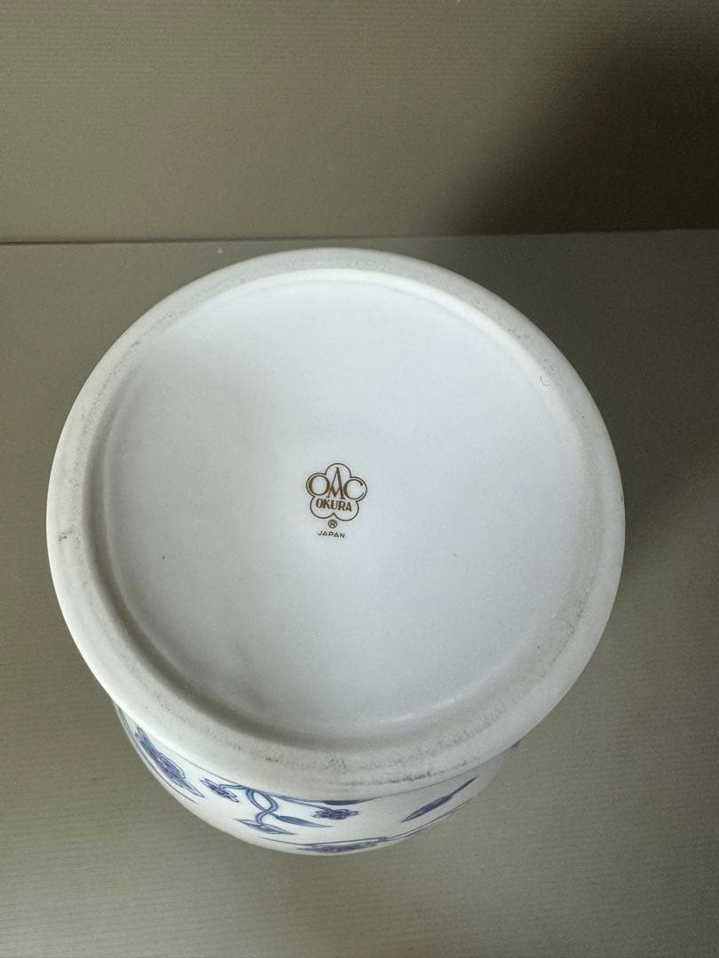 2165  大倉陶園 OKURA 花瓶 フラワーベース 金縁染付花蝶鳥文　花瓶