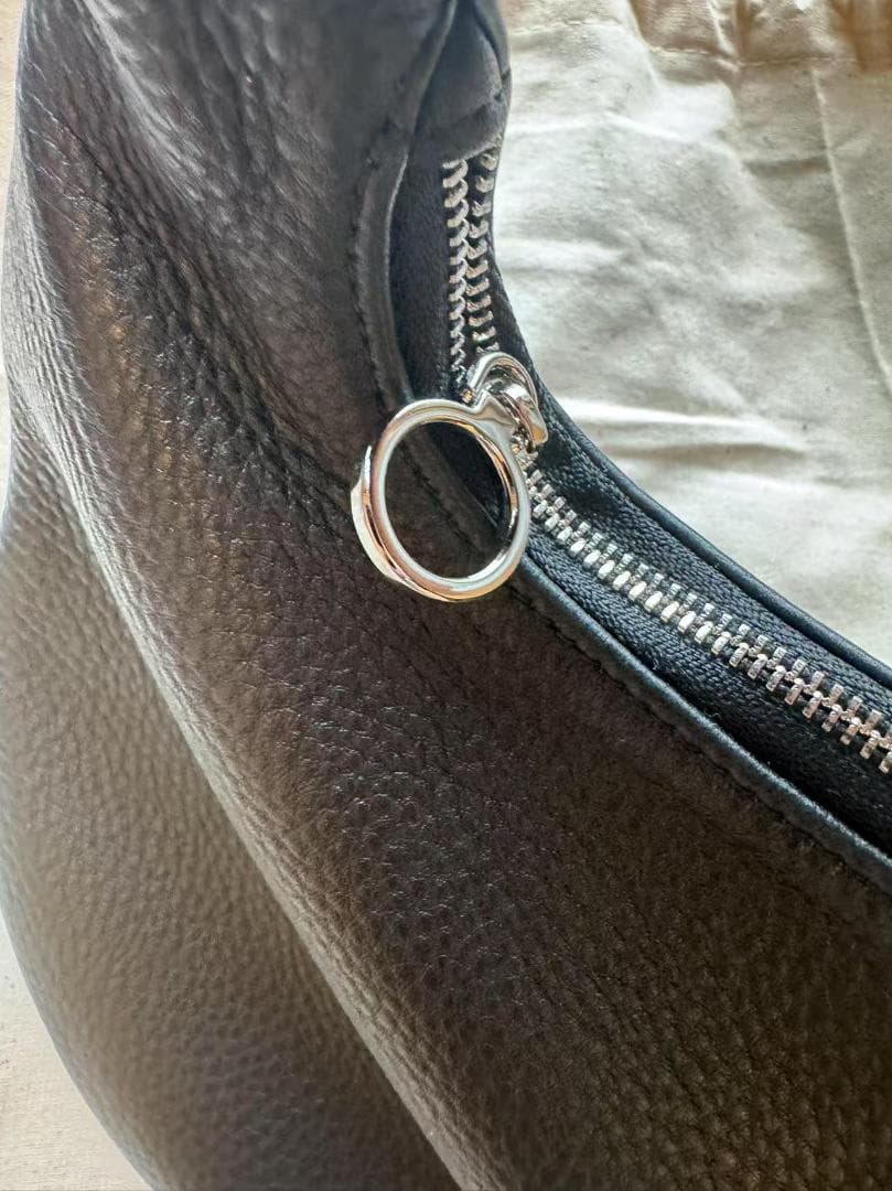 即日発送 AETA 黒 レザー ハンドバッグ Mサイズ