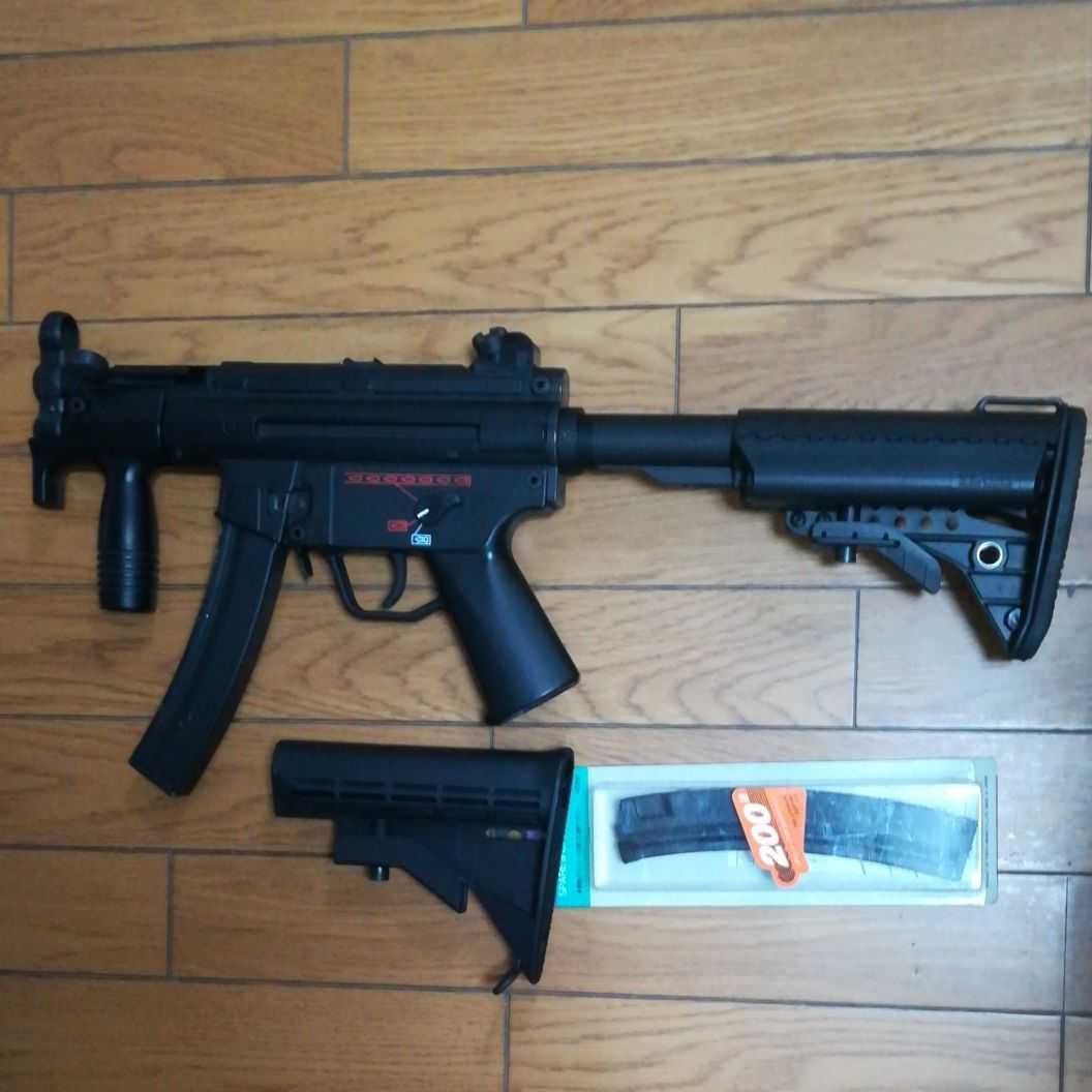 こいちゃん専用　リポバッテリー付き東京マルイ 電動ガンMP5K(クルツ)