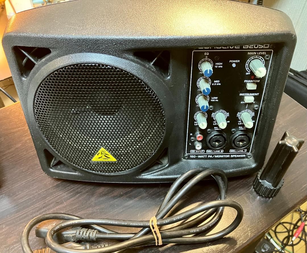 BEHRINGER EUROLIVE B205D 150W PAスピーカー