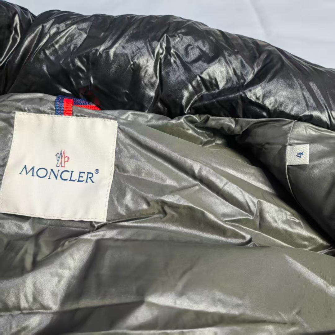 モンクレール　ダウンベスト　ワッペン　4 黒