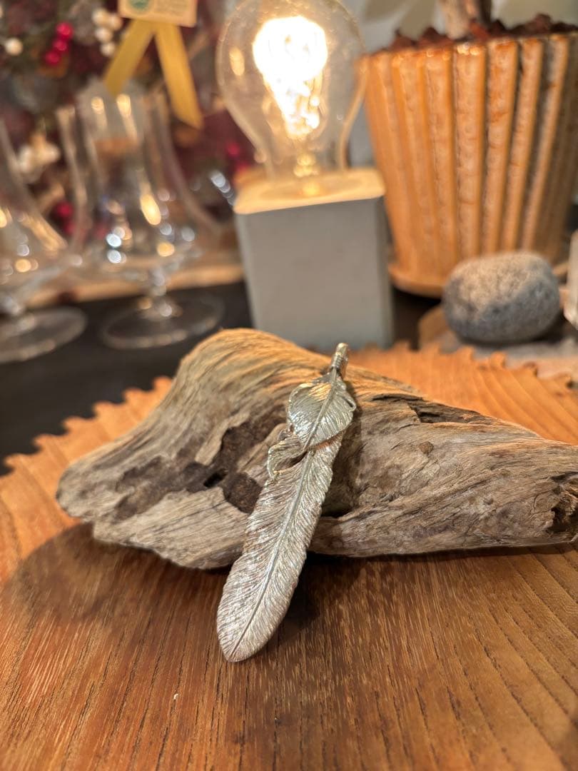 『ミキサー車』buffフェザーネックレス