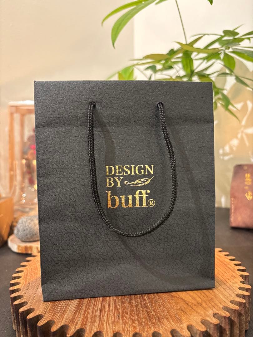 『ミキサー車』buffフェザーネックレス