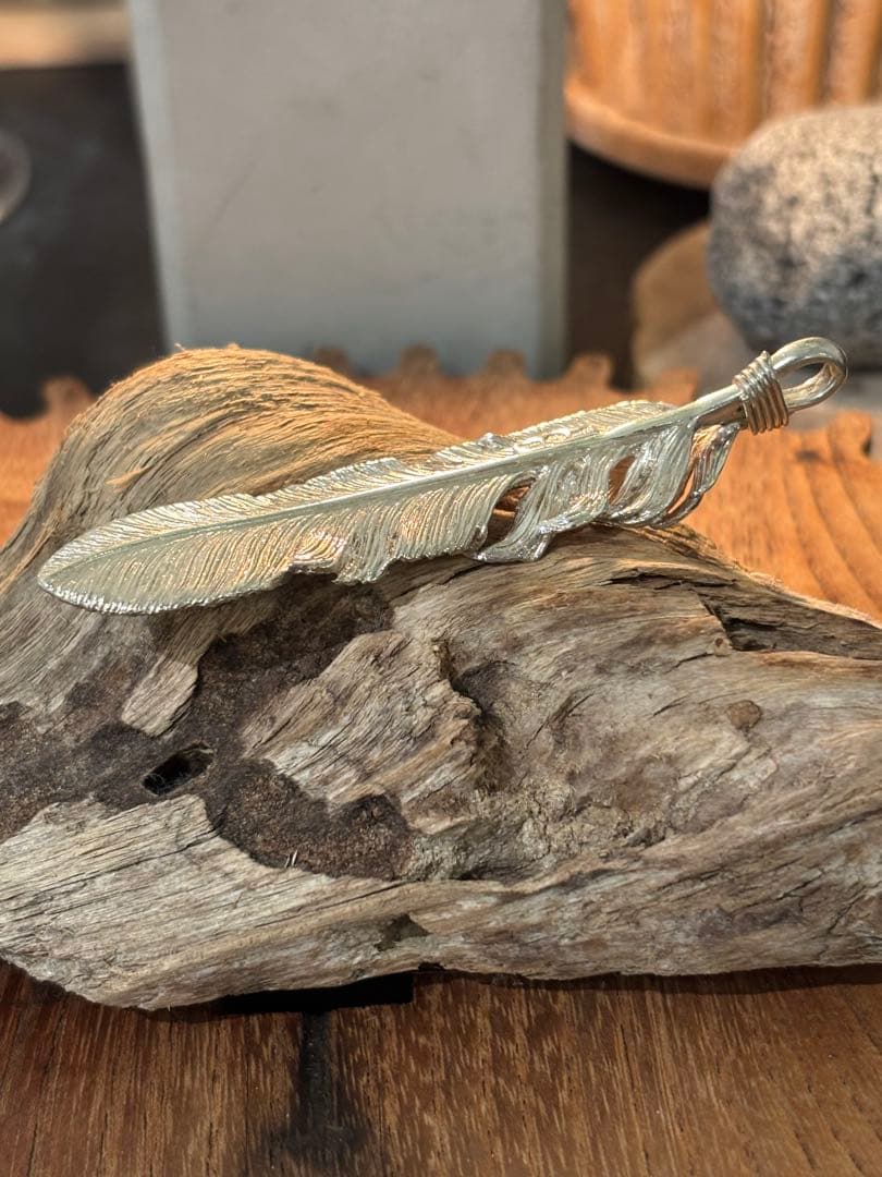 『ミキサー車』buffフェザーネックレス