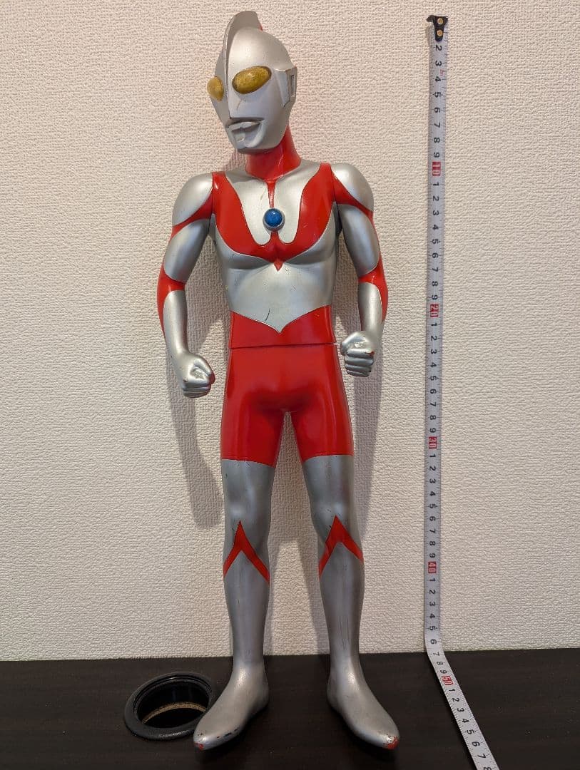 平成生まれの高さ46cmの初代ウルトラマン フィギュア