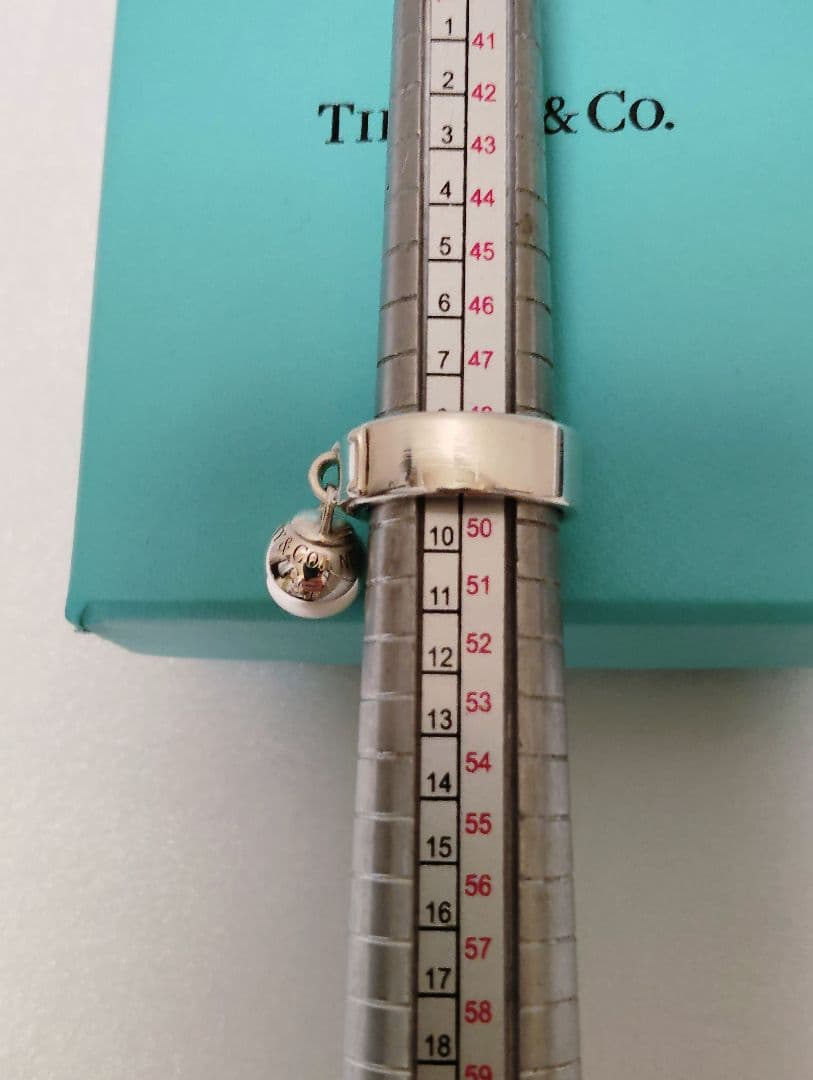 Tiffany & Co. ハードウェアボール ダングル リング