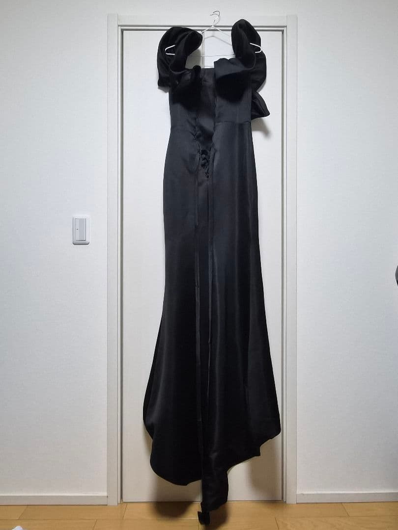 《unq》オフショルダー ソフトマーメイドドレス ブラック