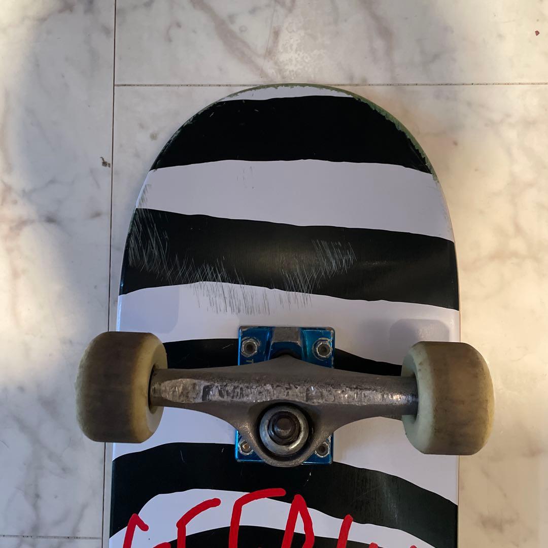 Girl ストライプデザイン スケートボード　おまけつき