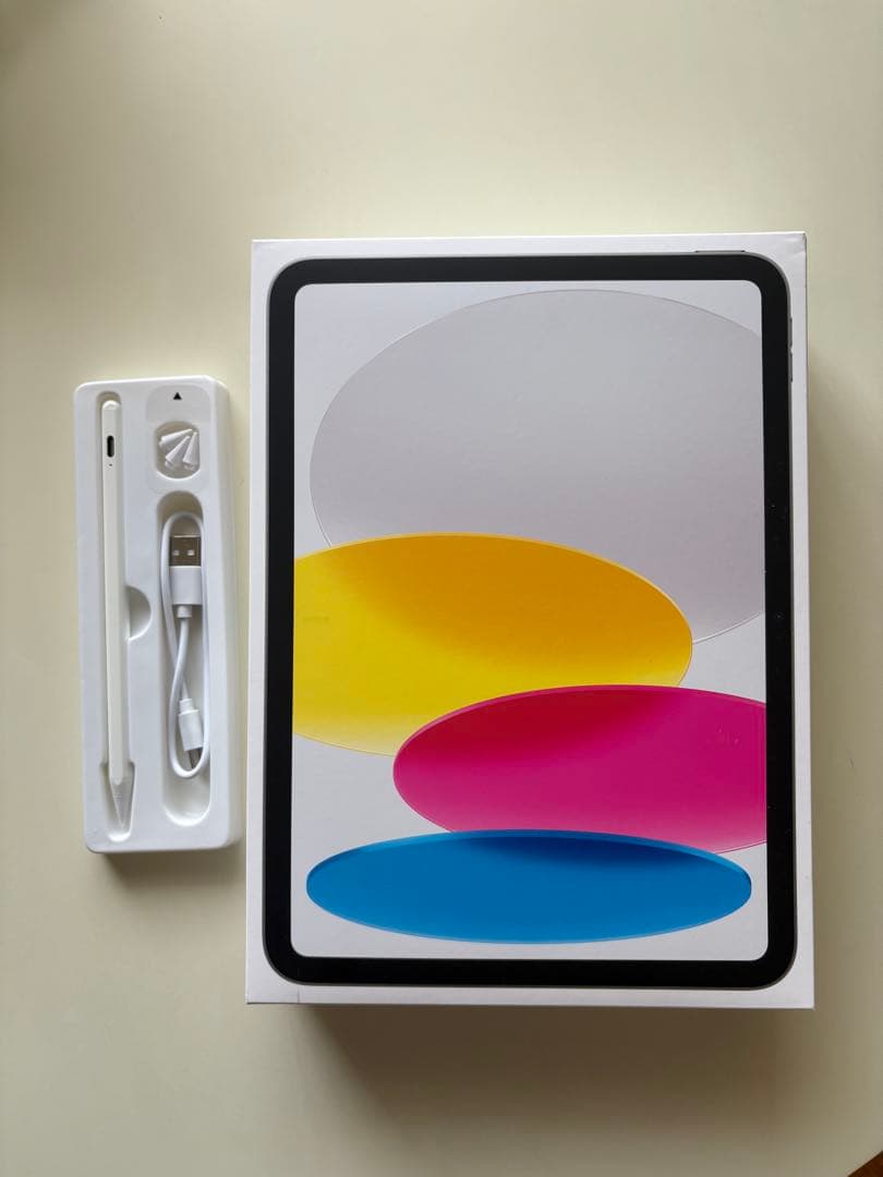 iPad A16本体 シルバー ブラックカバー付き