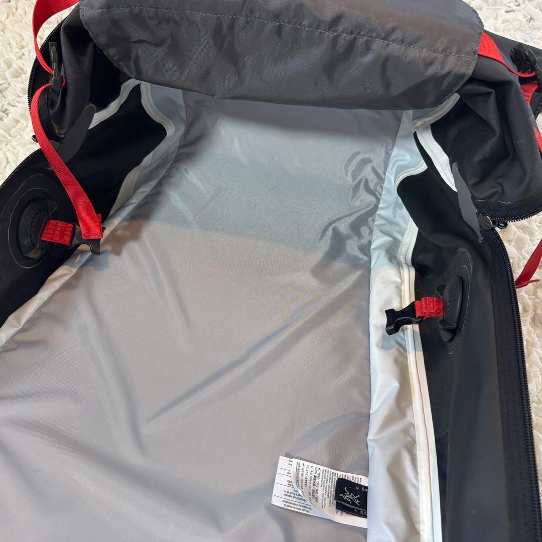 【廃盤品】アークテリクス V80 Rolling Duffel キャリーバック