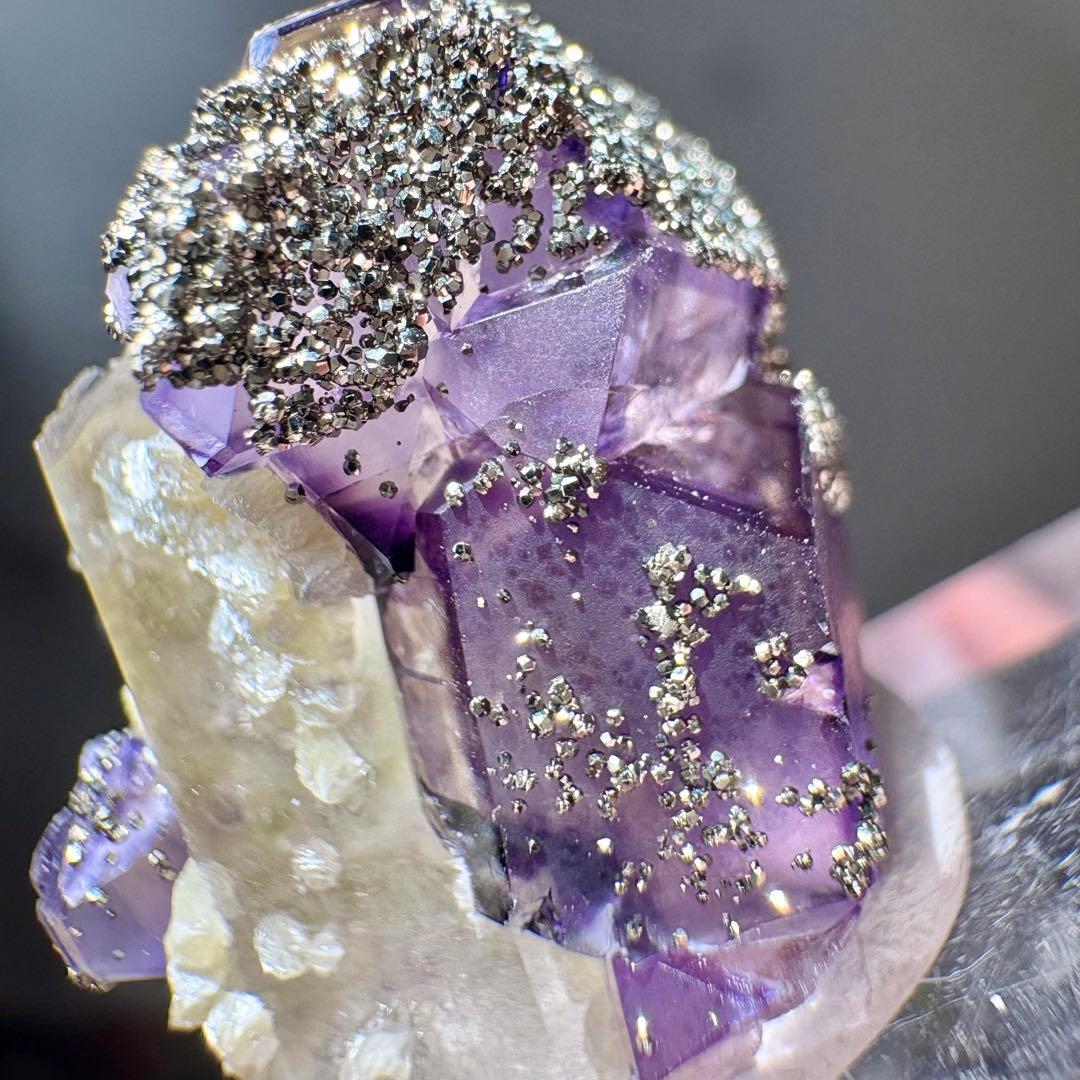 516 中国 内モンゴル産 レアタイプ フローライト&パイライト&クォーツ