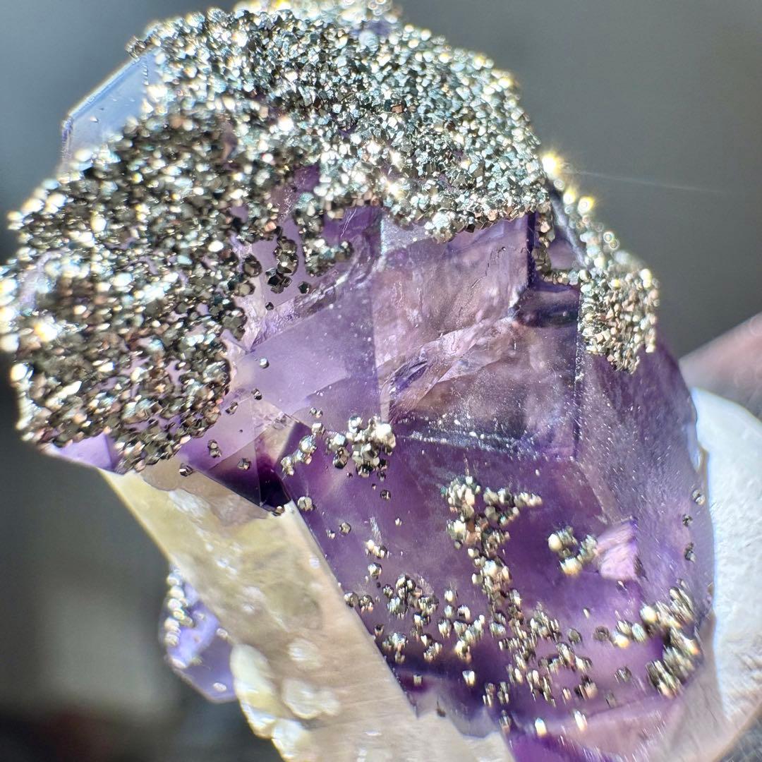 516 中国 内モンゴル産 レアタイプ フローライト&パイライト&クォーツ