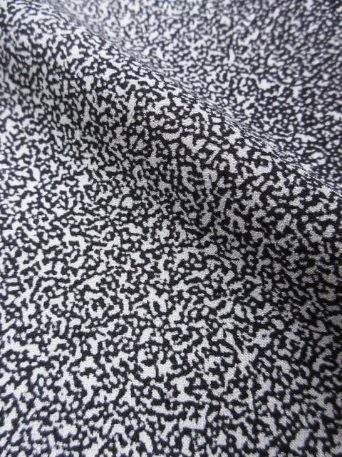 新古品！美品＊黒＆白＊たたき染め＊タテ柄＊粋＆モダン＊着物＊１６１ｃｍ＊裄６５