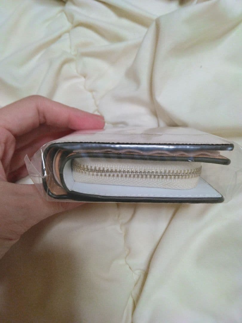 【新品】COACH コーチ 財布 2つ折り ホワイト ゴールド