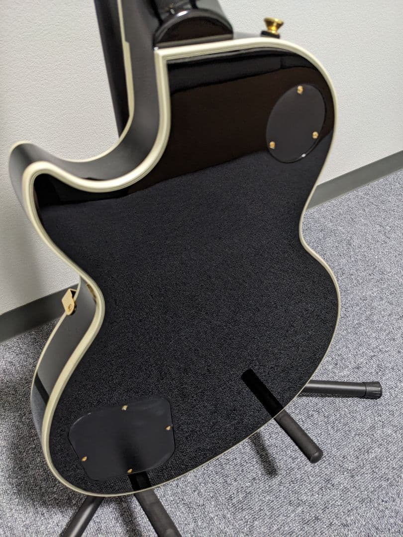 Epiphone inspired by Les Paul Custom 黒
