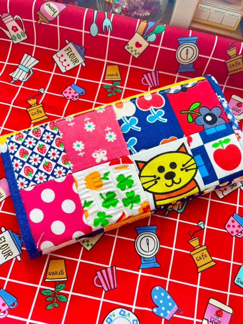 昭和レトロ ポップ 生地 長財布