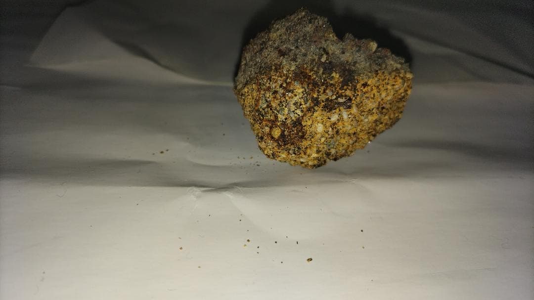 卵型のなんだか分からん石