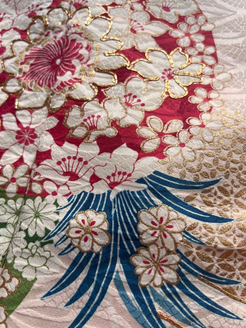 振袖 花柄 上品　豪華　金　赤 白 緑 青　長襦袢つき