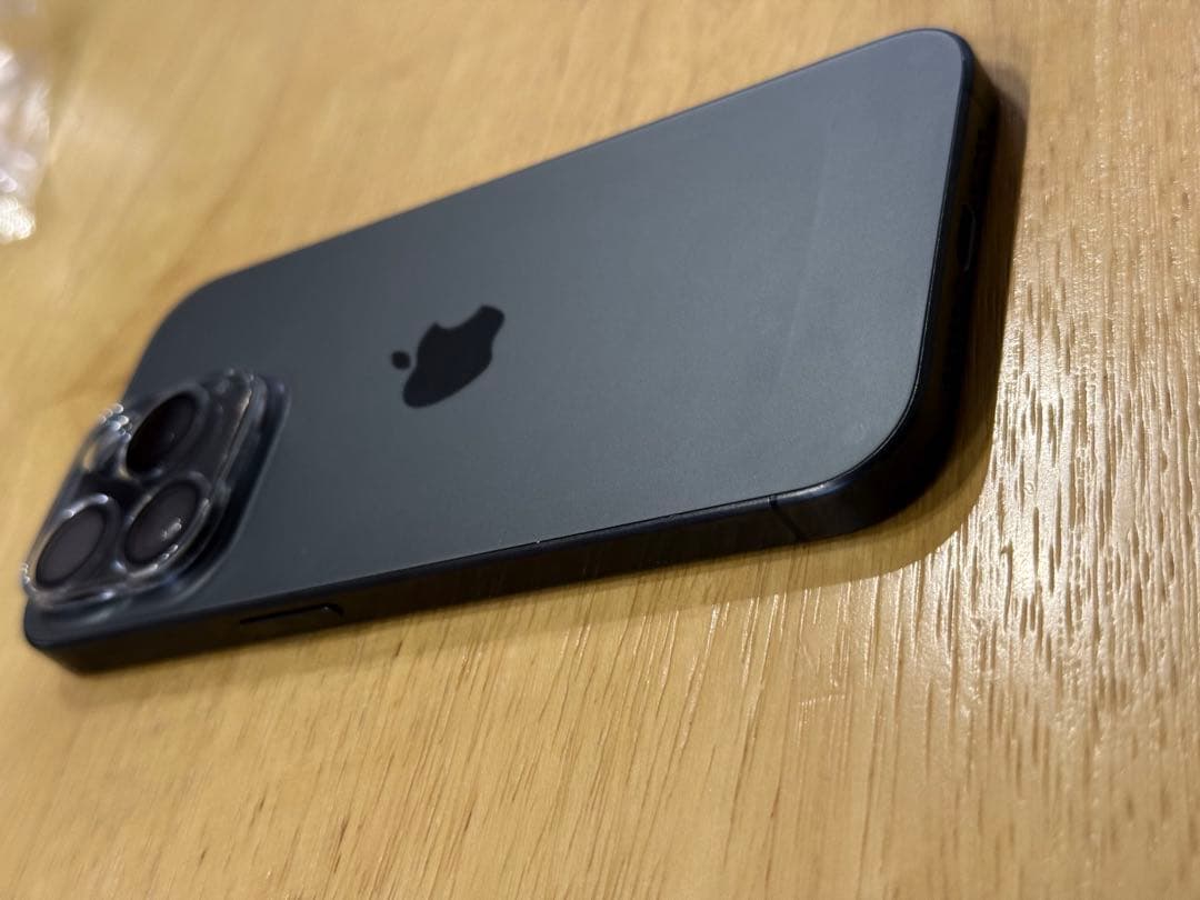 美品 Apple iPhone 15 Pro 256G箱なし　おまけケース付き