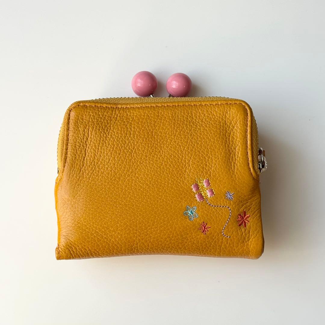Joocomomola ホコモモラ 刺繍入り二つ折り財布 がま口 小銭入れ