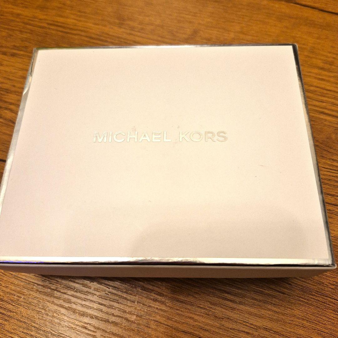 未使用、新品　　MICHAEL KORS 三つ折り財布 ブラウン