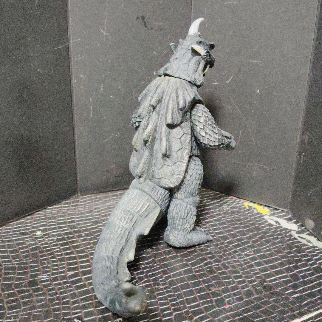 ウルトラQ怪獣旧型絶版ソフビモノクロverゴメス.ナメゴン.ケムール人