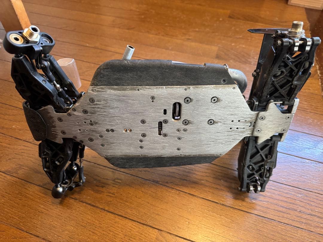 SWORKz S35-4 1/8 バギー エンジン付き