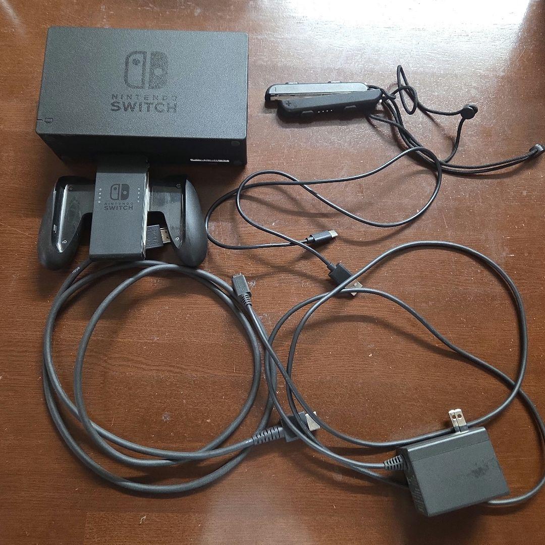 ニンテンドースイッチ本体初期化済み（青ジョイコンのLボタンが動作不良）