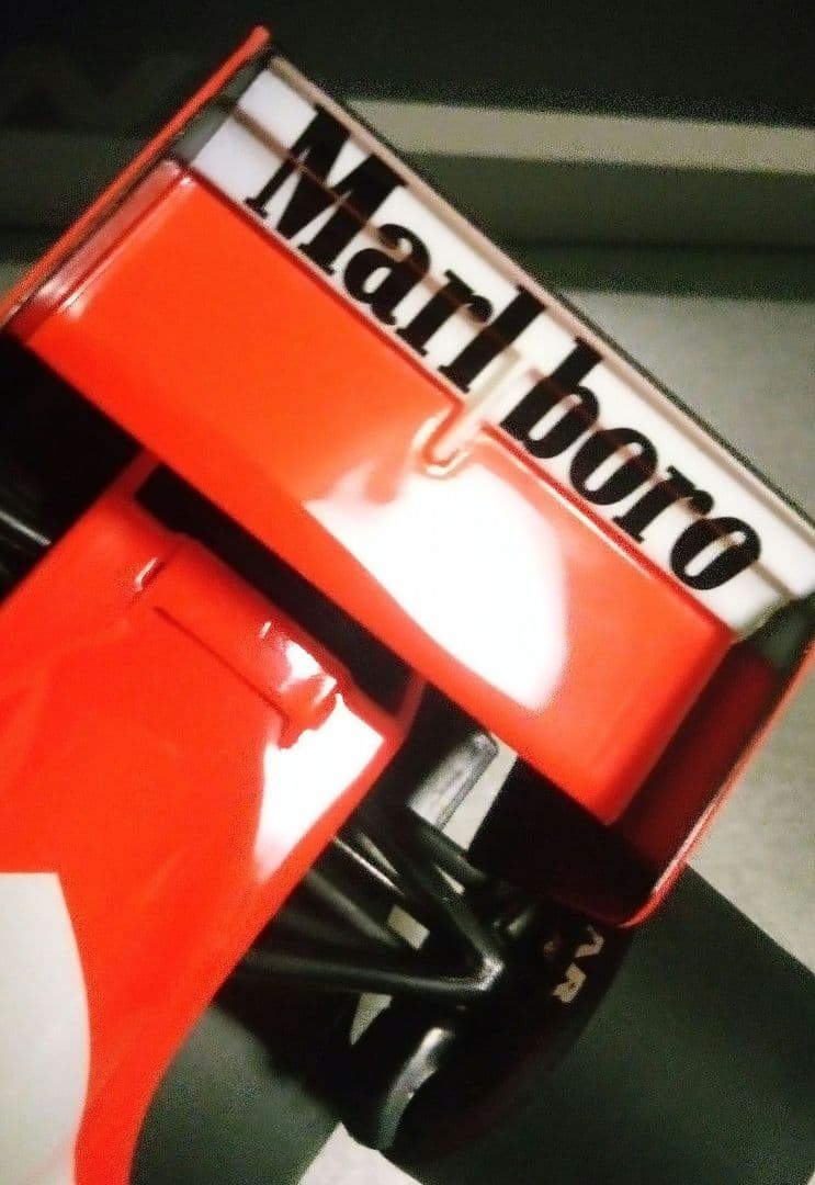 ミニチャンプス 1/18 F1 マクラーレン MP4/4 ホンダ A.セナ