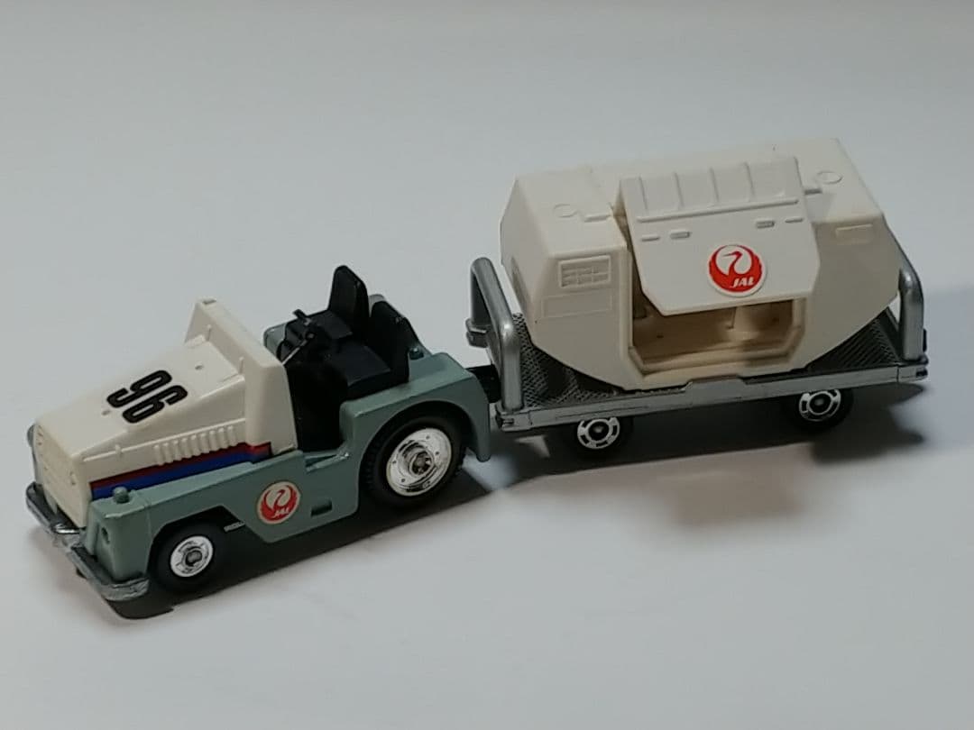 黒箱トミカ96 JAL日本航空コンテナ牽引車+100 JAL日本航空コンテナ