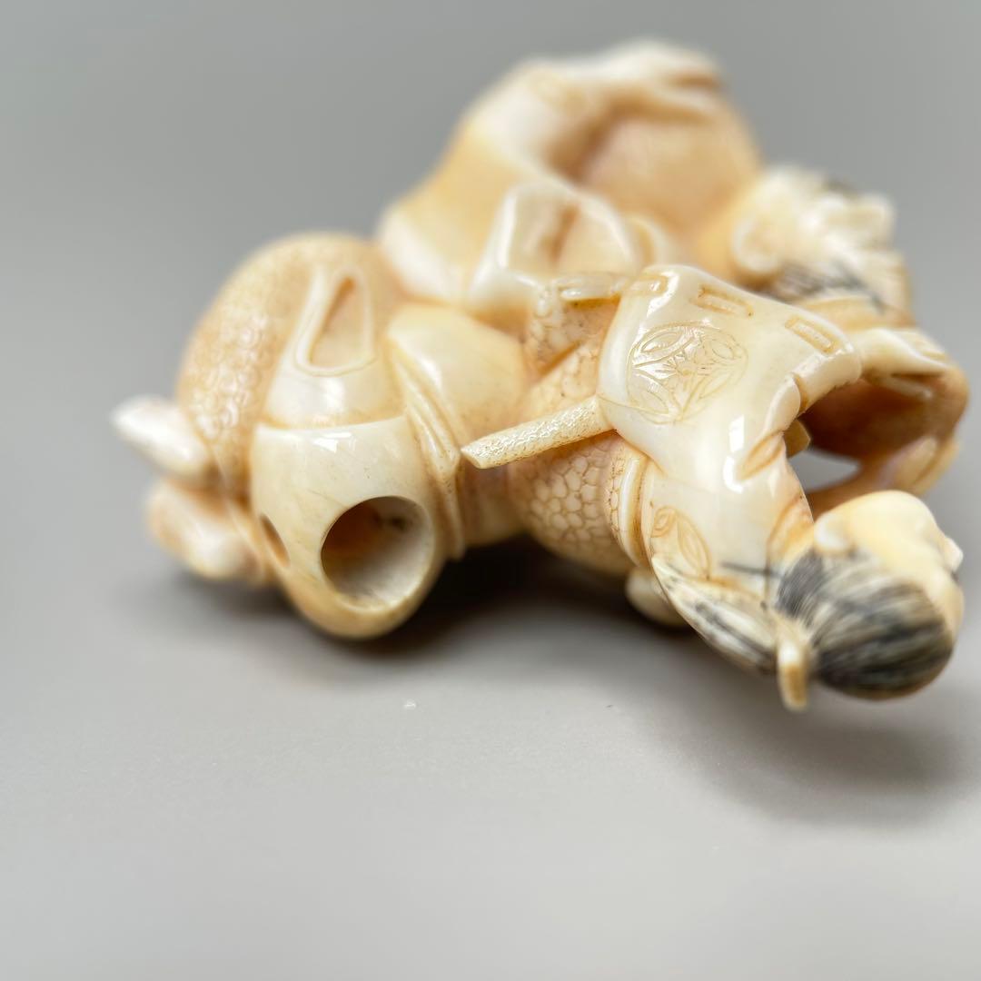 子供と老人極上　根付　天然素材アンティーク骨董　飾り物古美術置物細密細工