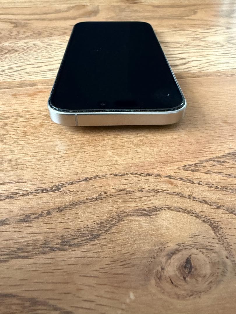 iPhone 15 Pro ナチュラルチタニウム128GB 美品