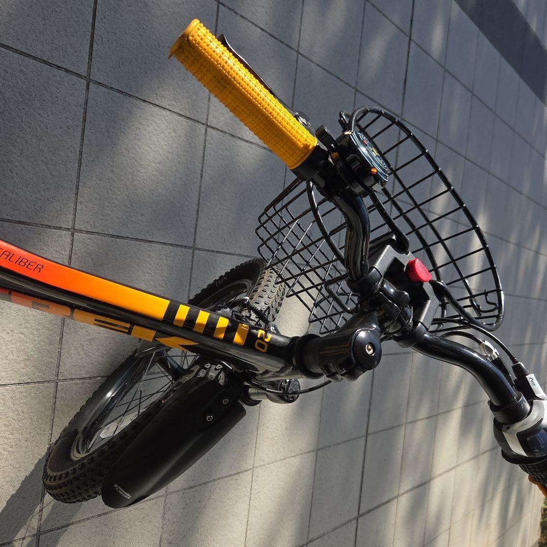 Trek キッズ自転車 20インチ ブラック/オレンジ　(東京都中央区引取のみ)