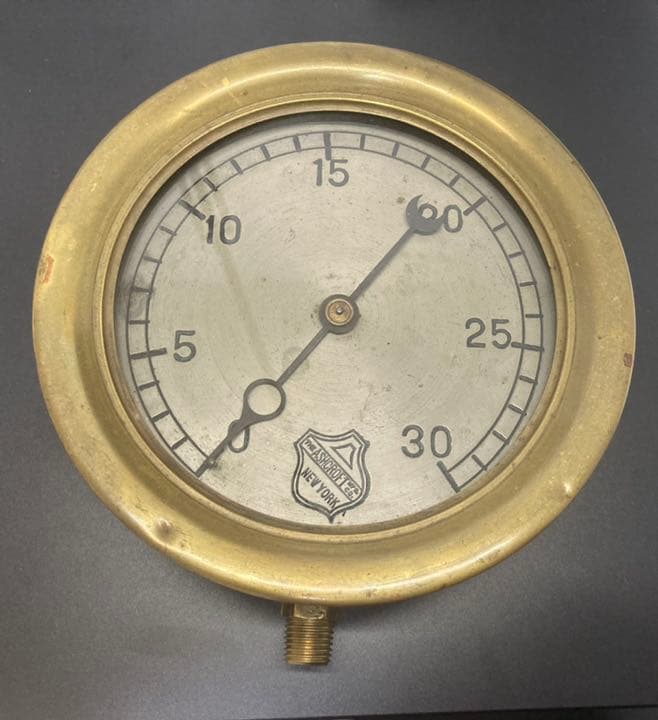 輸入品ディズニーシー　センターオブジアース　ポンプ圧力ゲージ同じ種類 20周年