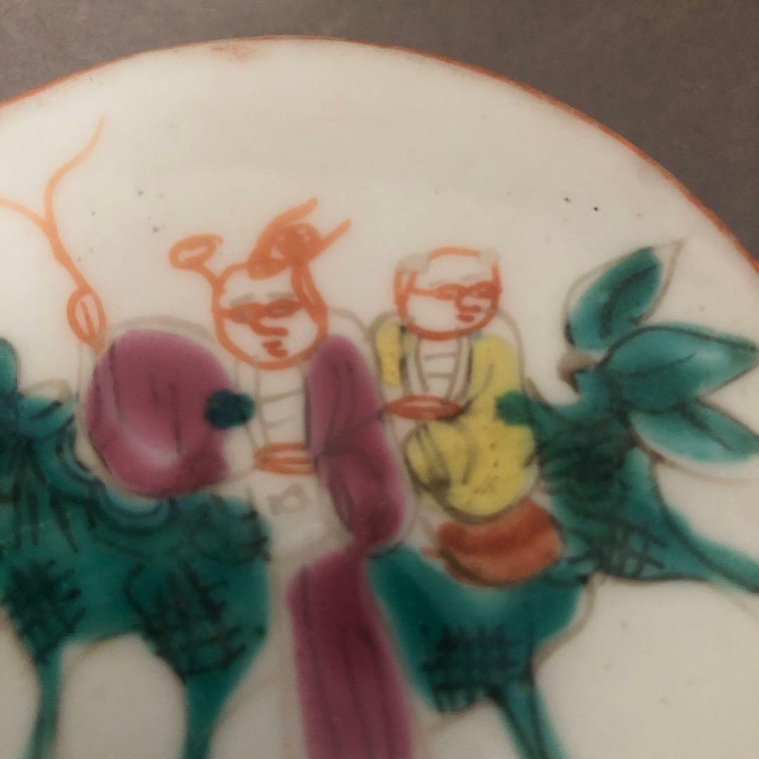 中国骨董　粉彩人物図柄　蓋物